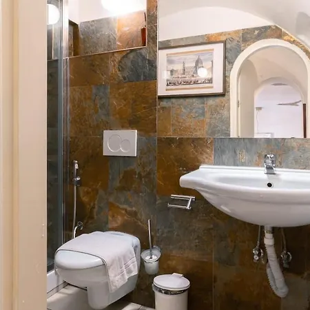 Bright Loft With Free Private Parking Διαμέρισμα *